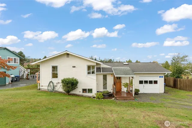 $650,000 | 650 Northeast Otis Street, Coupeville, WA 98239