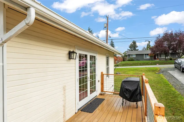 $650,000 | 650 Northeast Otis Street, Coupeville, WA 98239