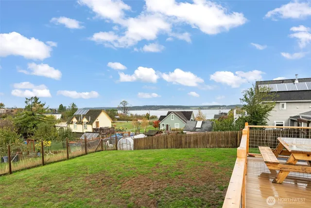 $650,000 | 650 Northeast Otis Street, Coupeville, WA 98239