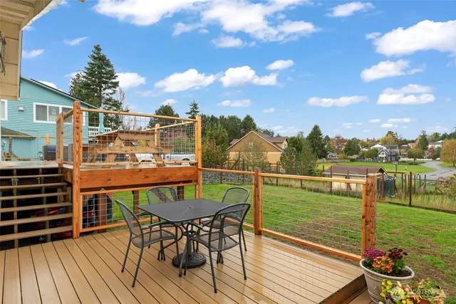 $650,000 | 650 Northeast Otis Street, Coupeville, WA 98239