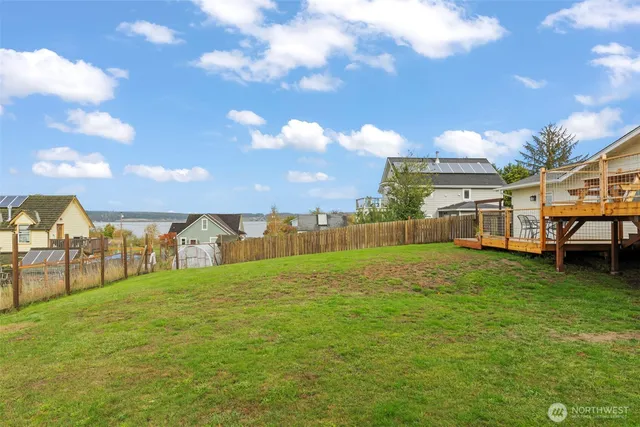 $650,000 | 650 Northeast Otis Street, Coupeville, WA 98239
