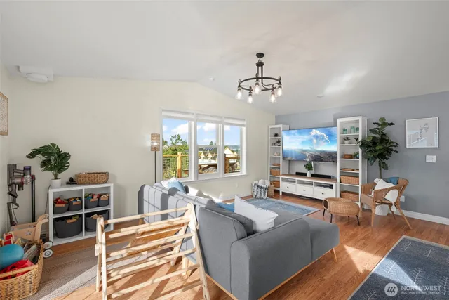 $650,000 | 650 Northeast Otis Street, Coupeville, WA 98239