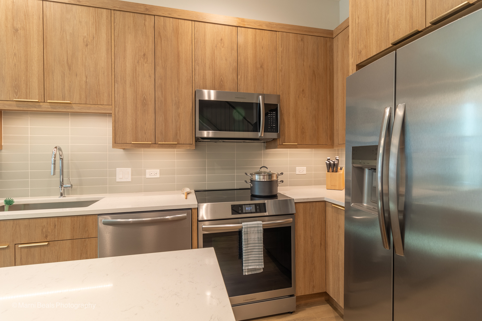 6446 South Rhodes Avenue Chicago, IL 60637 - Photo 3 of 23 Gallery Image 3