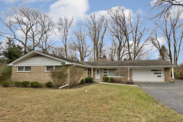485 East Westleigh Road Lake Forest, IL 60045 - Photo 1 of 22 front view of a house with a yard