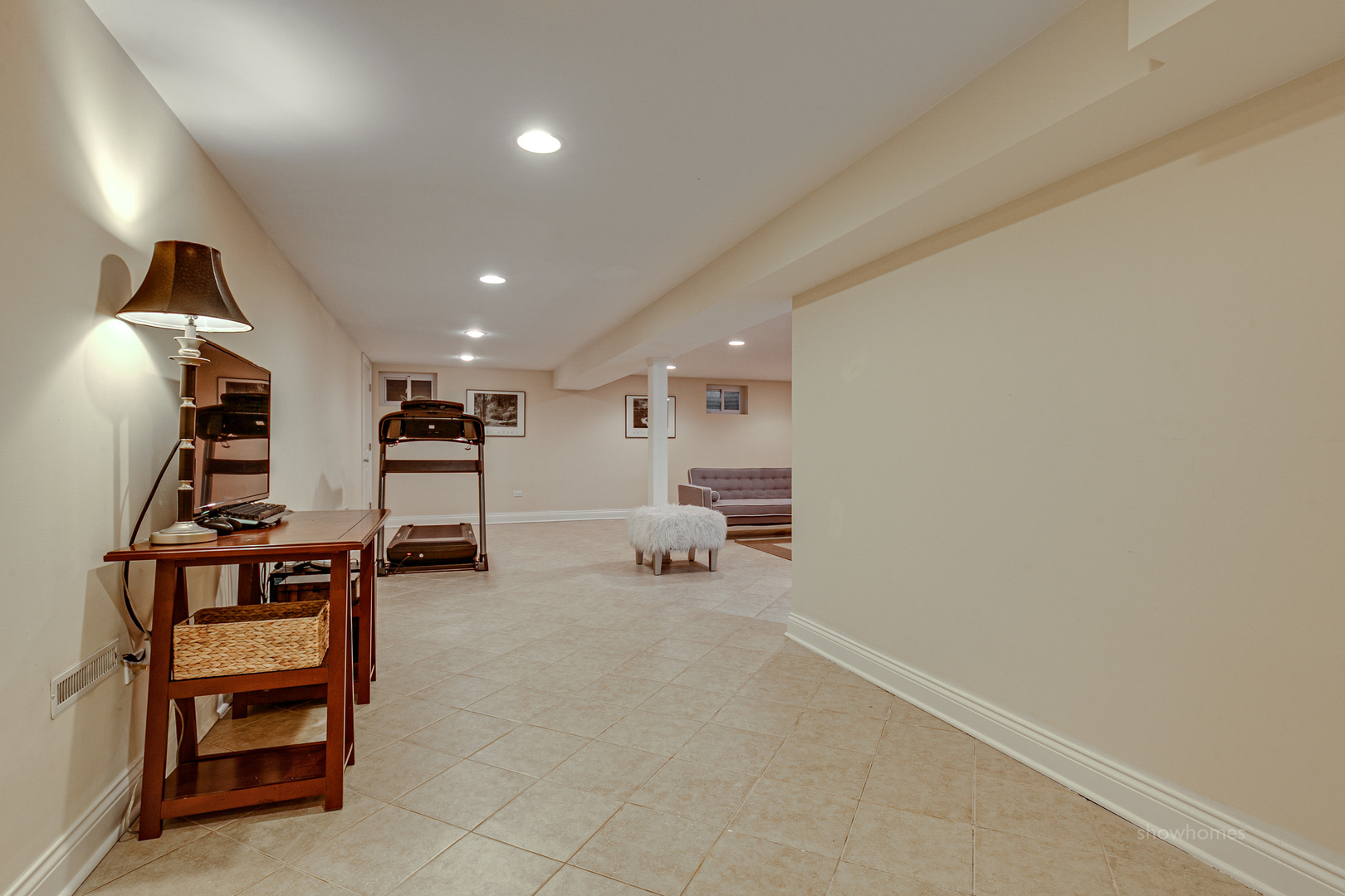 485 East Westleigh Road Lake Forest, IL 60045 - Photo 18 of 22 a living room with furniture and a flat screen tv