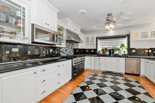 $650,000 | 739 Aberdeen Drive, Crete, IL 60417