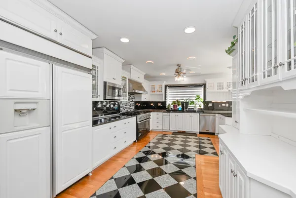 $650,000 | 739 Aberdeen Drive, Crete, IL 60417