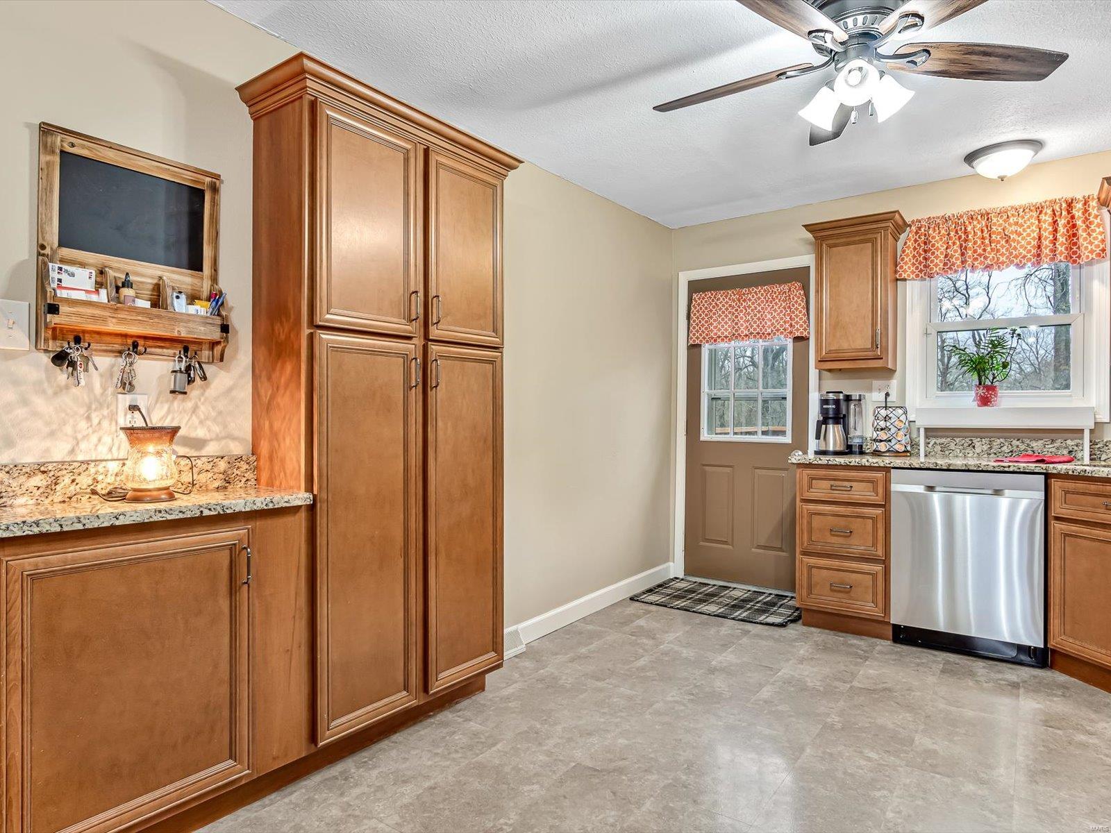 531 St Clair Road Fairview Heights, IL 62208 - Photo 11 of 29 Gallery Image 11