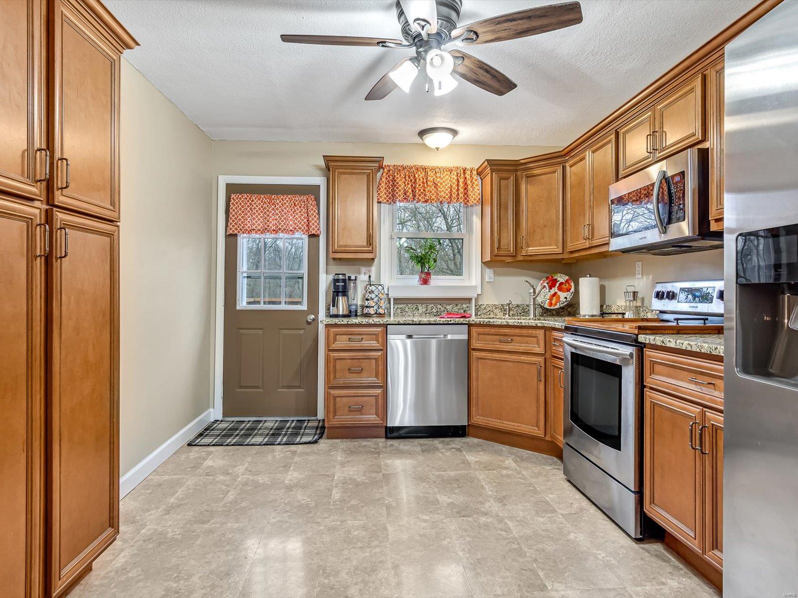 531 St Clair Road Fairview Heights, IL 62208 - Photo 10 of 29 Gallery Image 10