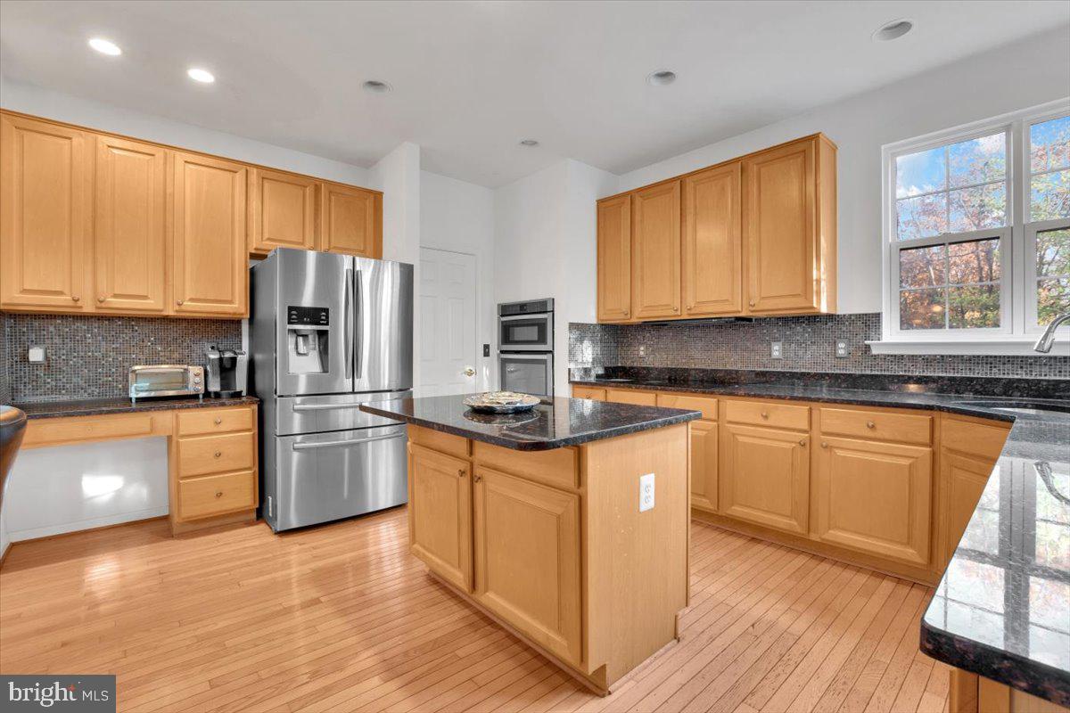 21439 Kenyon Street Sterling, VA 20164 - Photo 11 of 50