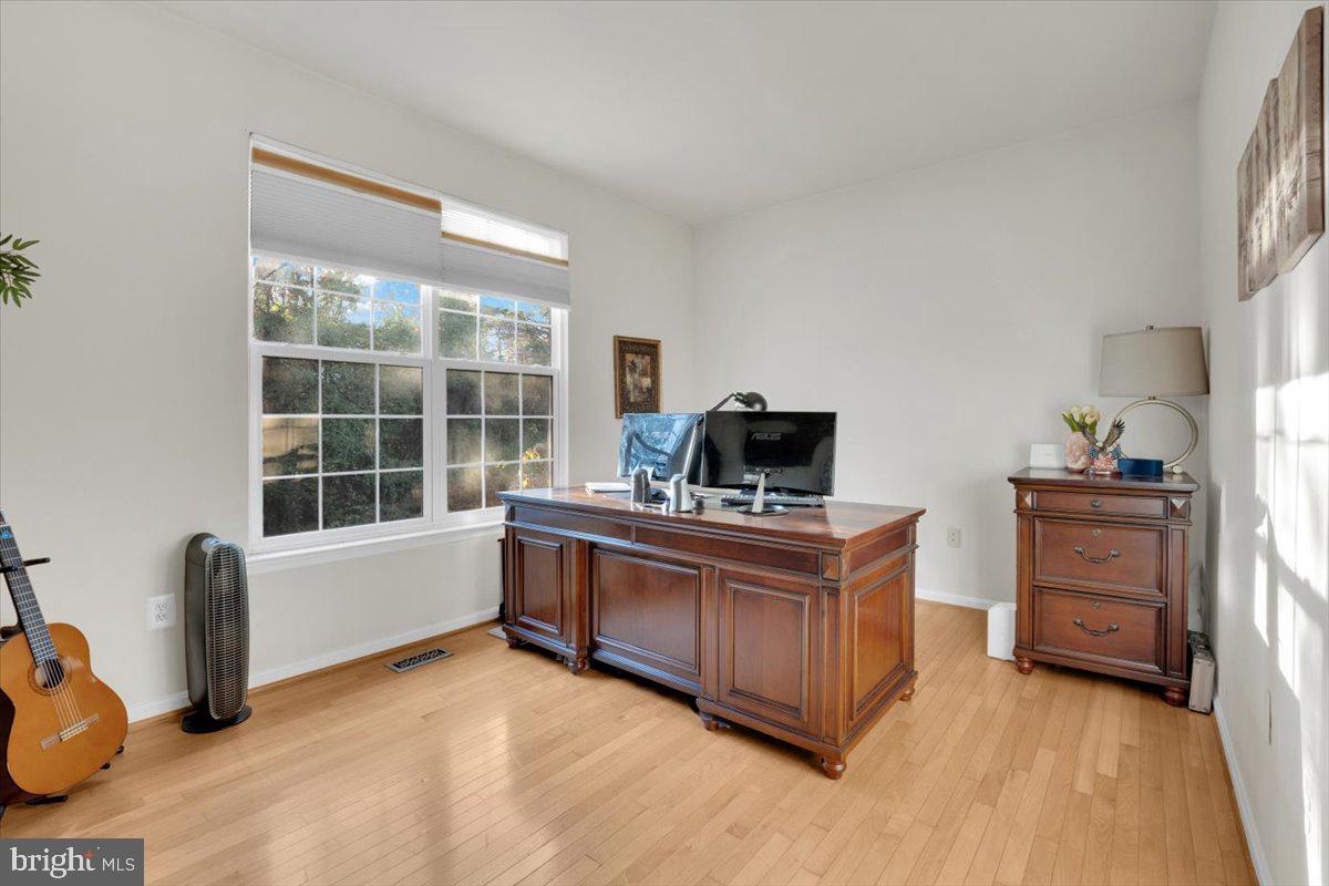 21439 Kenyon Street Sterling, VA 20164 - Photo 17 of 50