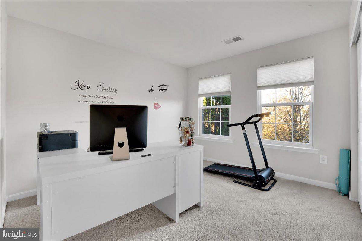 21439 Kenyon Street Sterling, VA 20164 - Photo 25 of 50