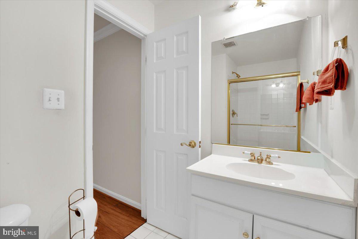 21439 Kenyon Street Sterling, VA 20164 - Photo 34 of 50