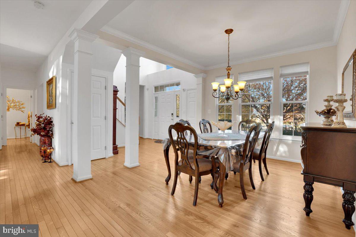 21439 Kenyon Street Sterling, VA 20164 - Photo 4 of 50