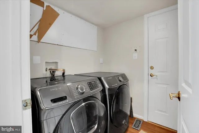 $949,999 | 21439 Kenyon Street, Sterling, VA 20164