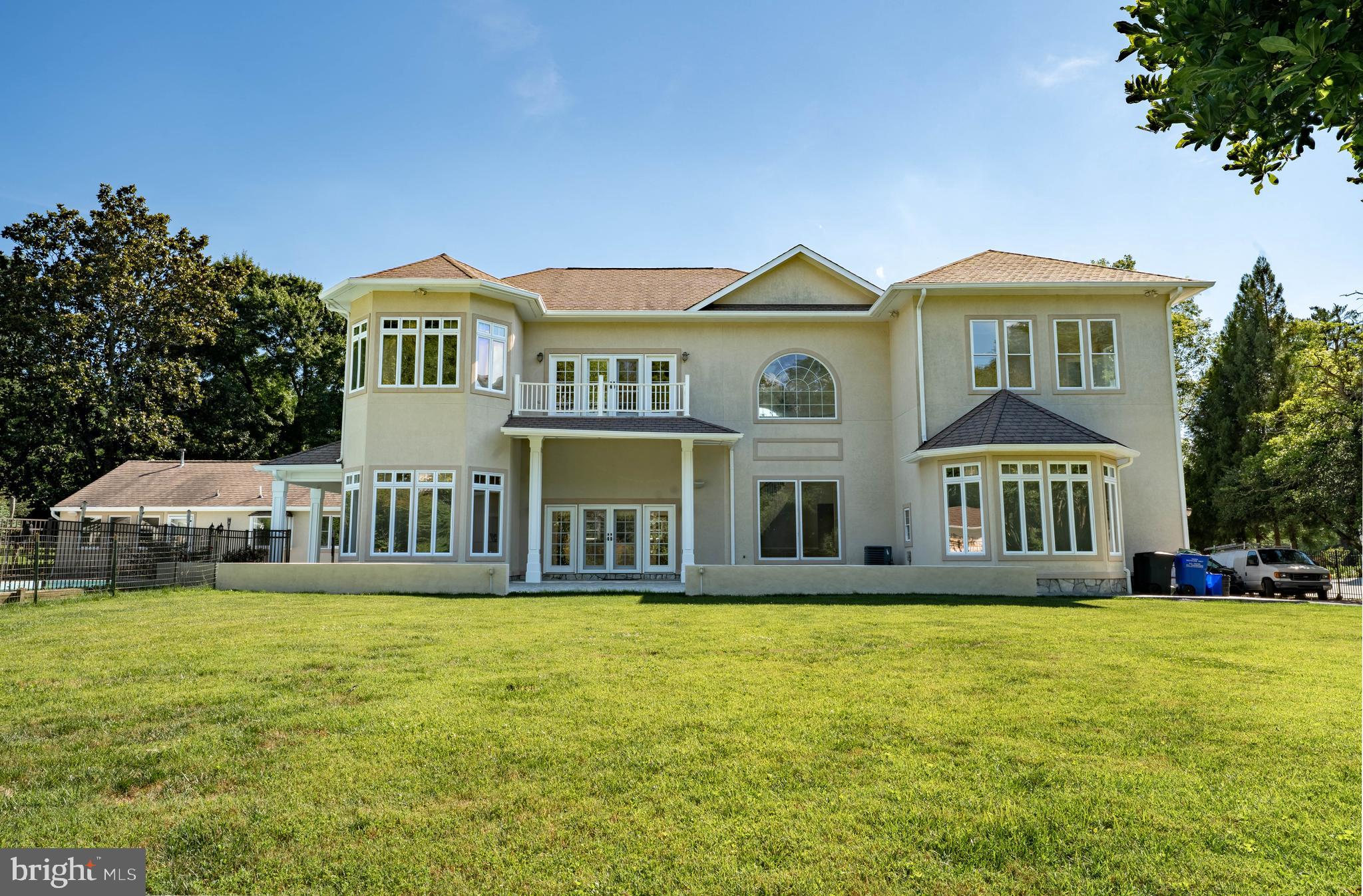 10805 Glen Road Potomac, MD 20854 - Photo 2 of 40