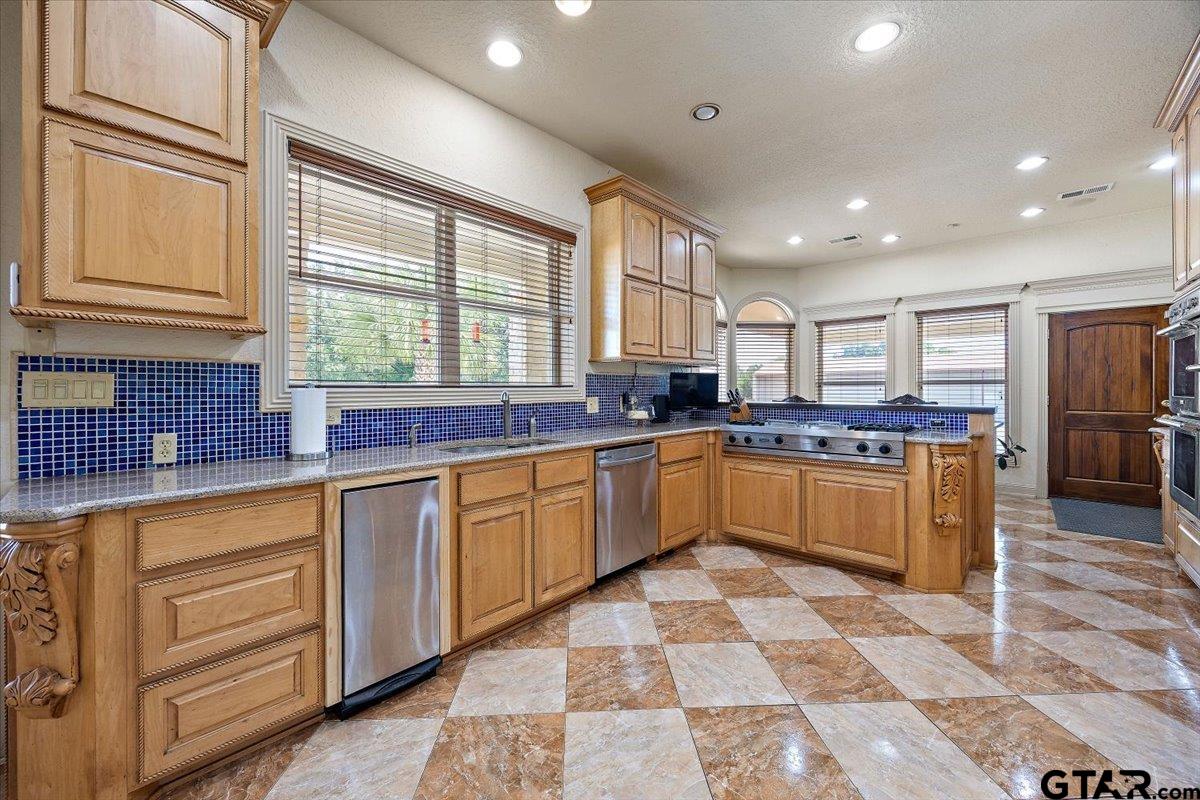 9200 Highway 69 Pollok, TX 75969 - Photo 15 of 48