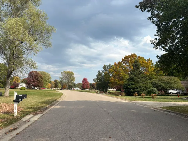 $445,000 | 8410 Pineview Lake Drive, Linden, MI 48451