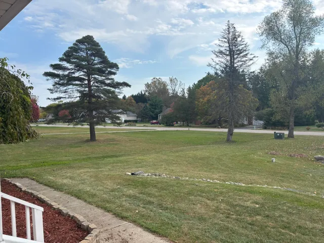 $445,000 | 8410 Pineview Lake Drive, Linden, MI 48451