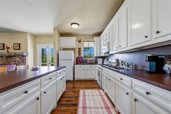 $12,499,900 | 5701 Bovista Road, Navasota, TX 77868