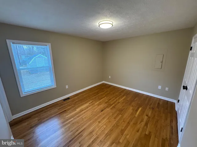 $2,100 | 127 Longstreet Avenue, Winchester, VA 22603