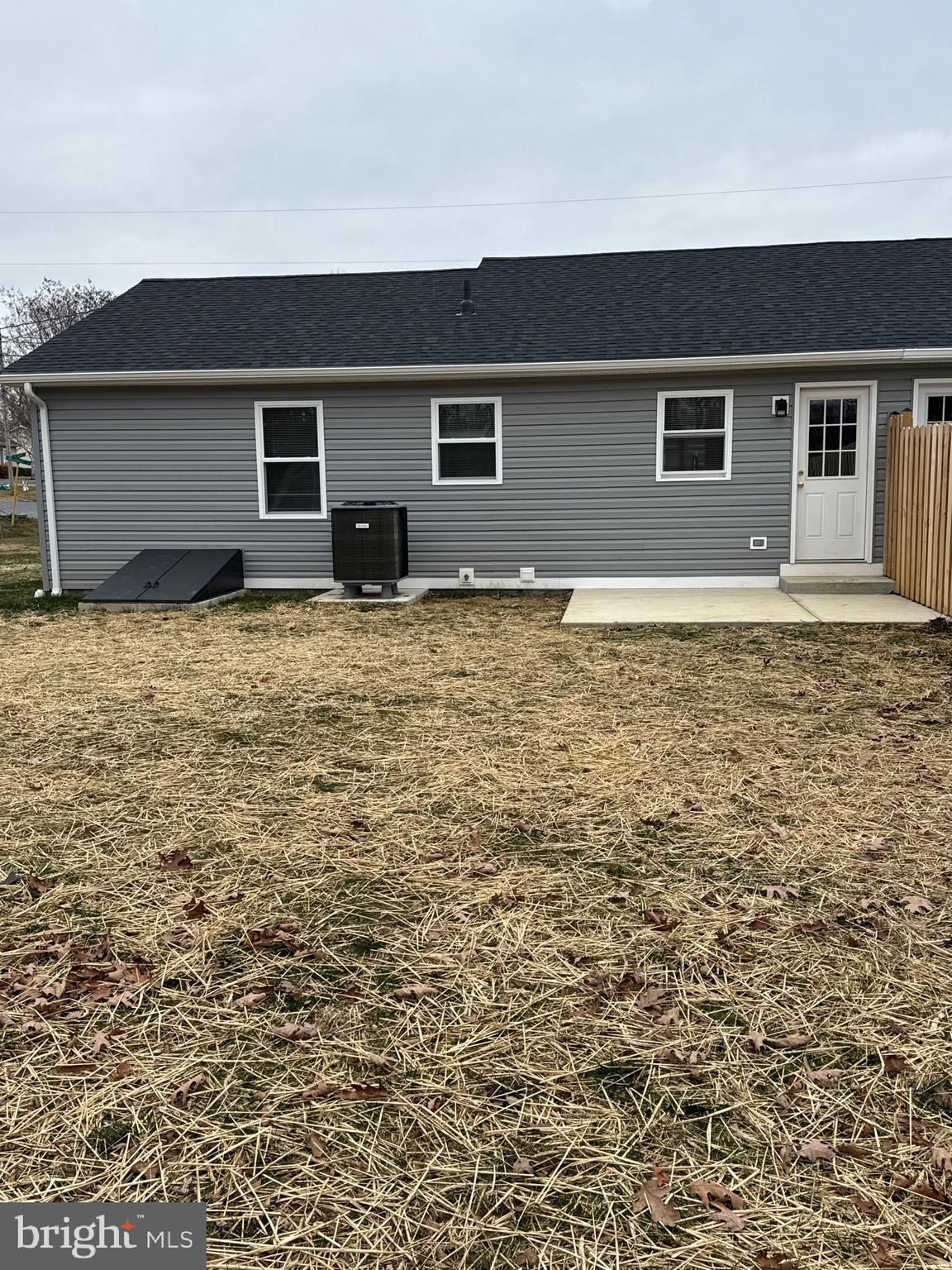 127 Longstreet Avenue Winchester, VA 22603 - Photo 17 of 18 a backyard of a house