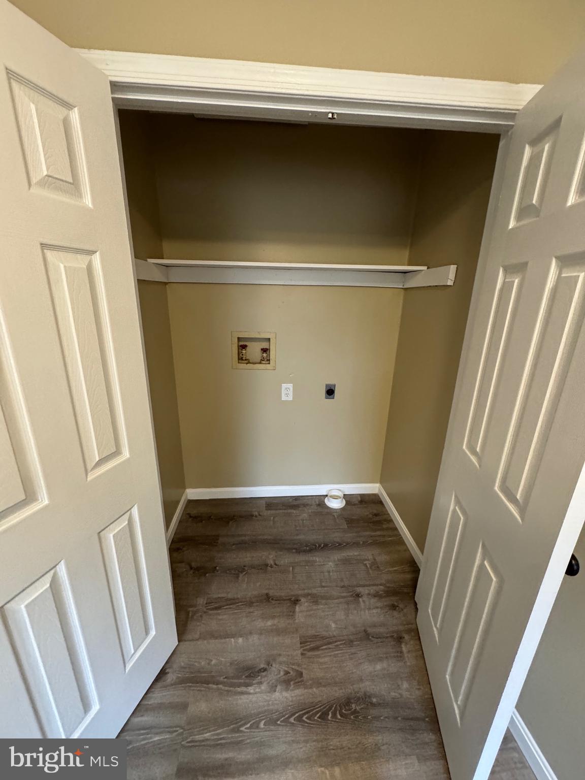 127 Longstreet Avenue Winchester, VA 22603 - Photo 4 of 18 a view of wooden floor