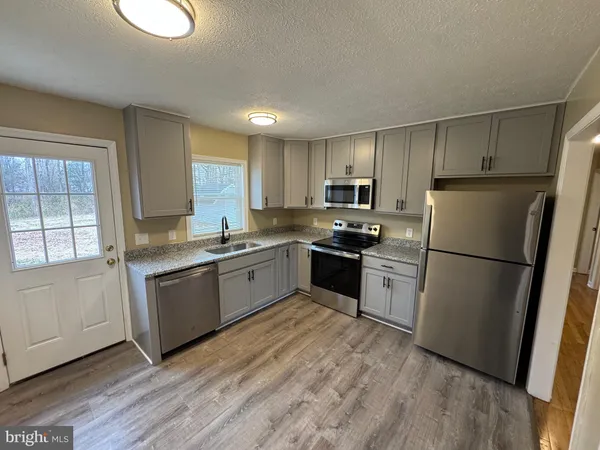 $2,200 | 127 Longstreet Avenue, Winchester, VA 22603