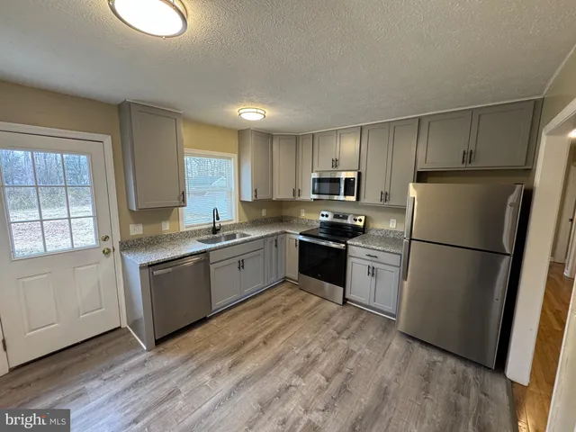 $2,100 | 127 Longstreet Avenue, Winchester, VA 22603