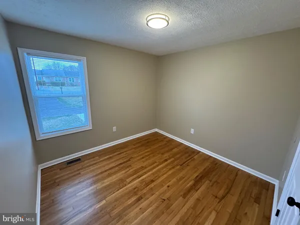 $2,200 | 127 Longstreet Avenue, Winchester, VA 22603