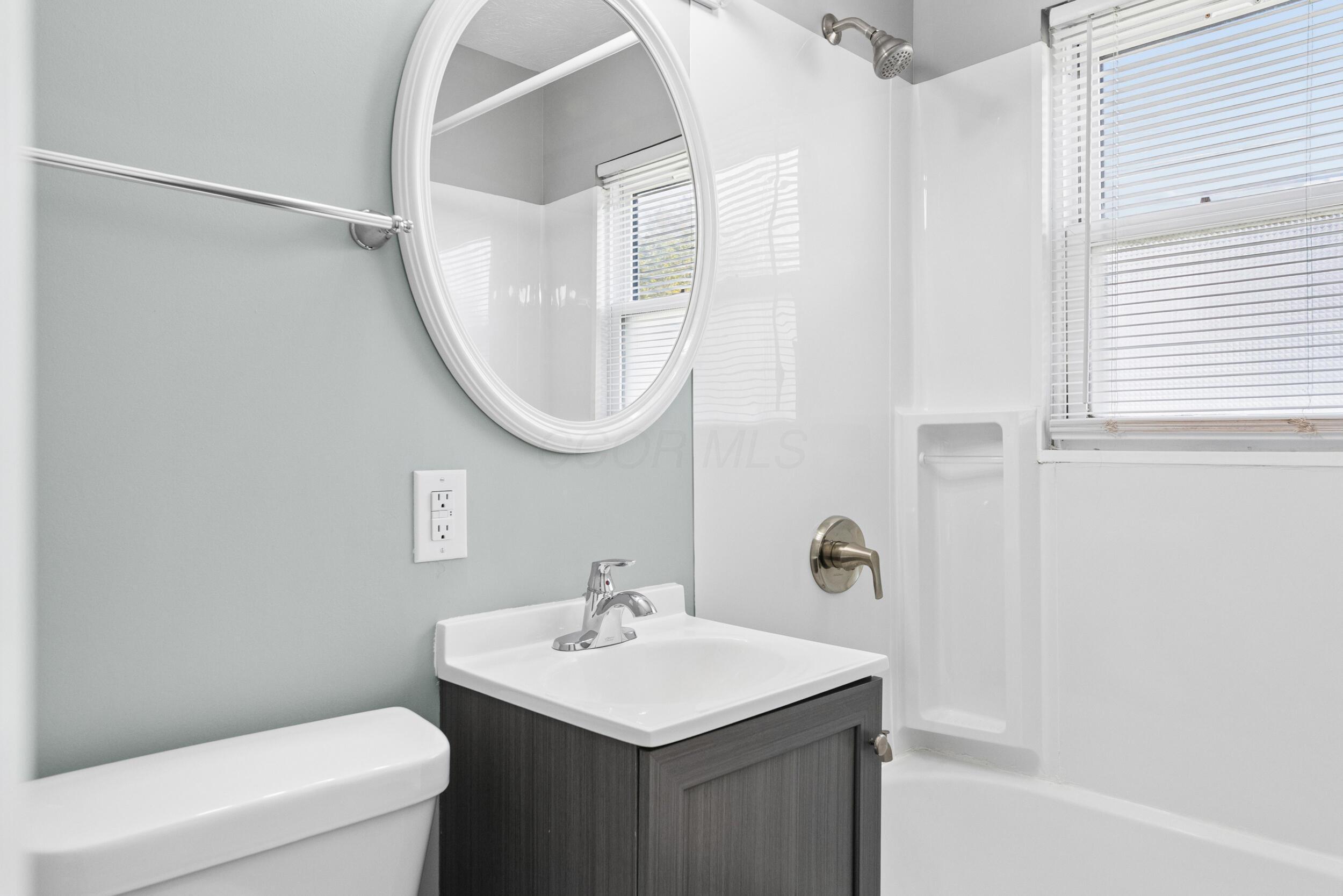 2981 Gerbert Road Columbus, OH 43224 - Photo 19 of 46 Entry Level Bath