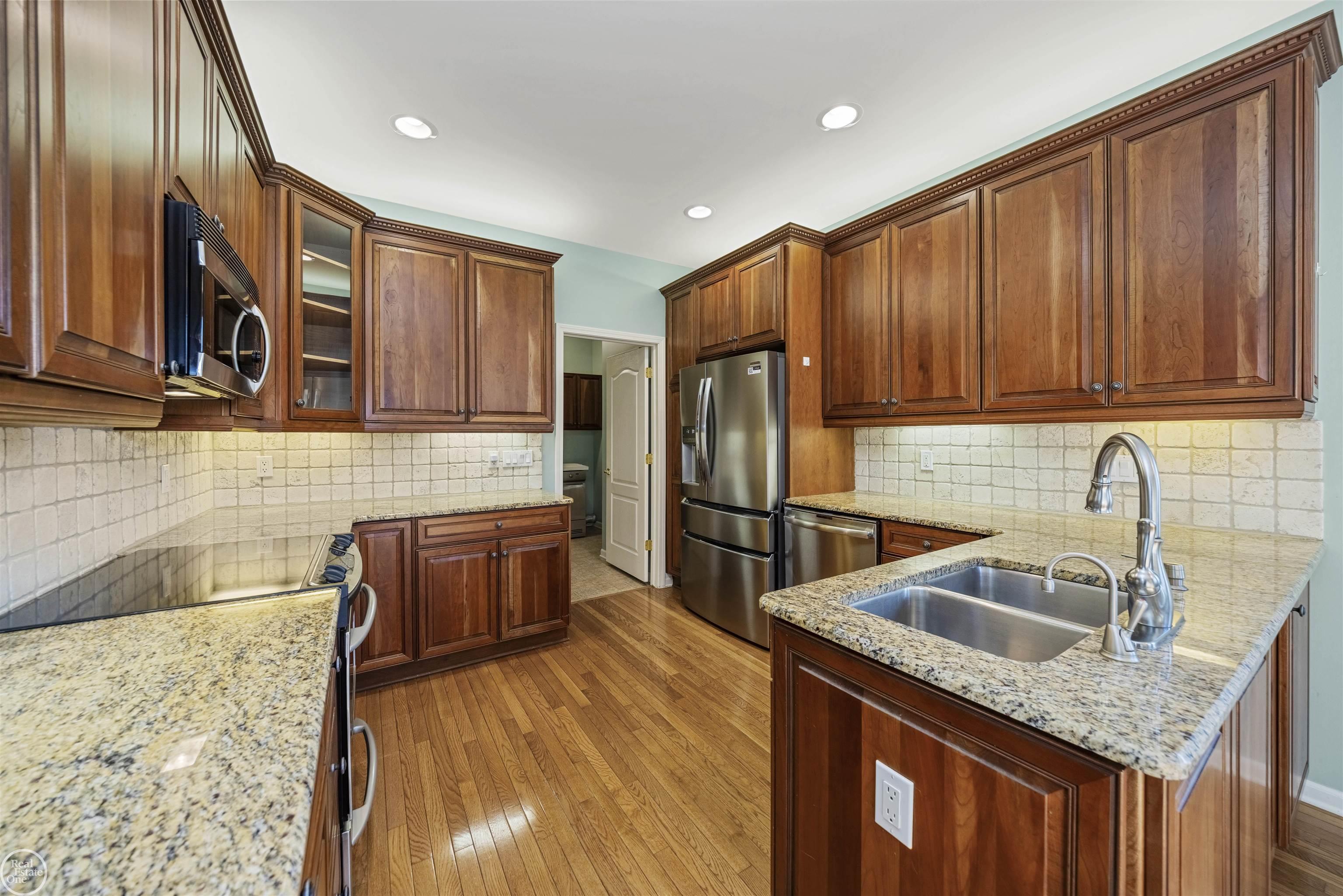 3582 Windingbrook Circle Rochester Hills, MI 48309 - Photo 19 of 60 Gallery Image 19