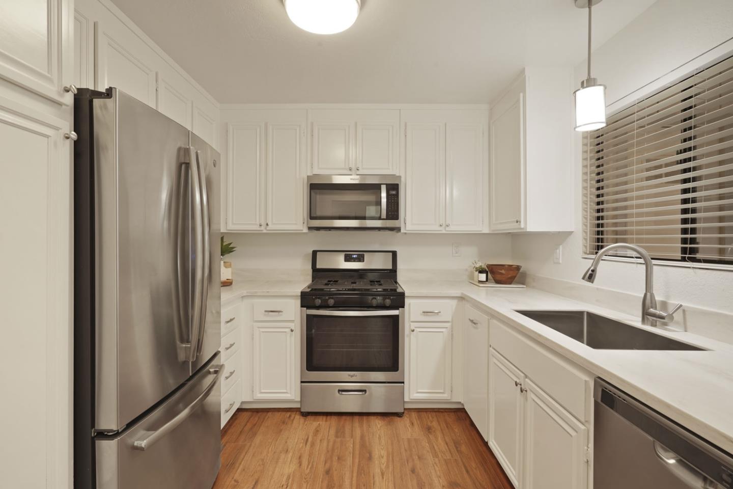 250 Forest Ridge Road, Unit 11 Monterey, CA 93940 - Photo 4 of 31 Gallery Image 4