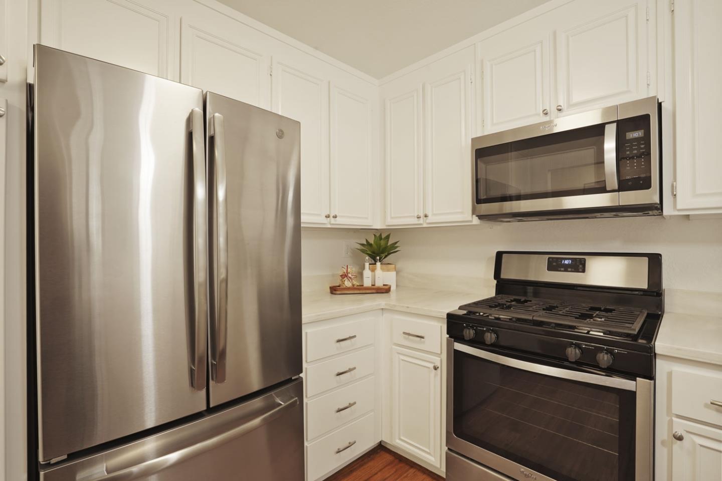 250 Forest Ridge Road, Unit 11 Monterey, CA 93940 - Photo 6 of 31 Gallery Image 6
