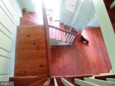 11932 Maiden Point Farm Road Newburg, MD 20664 - Photo 18 of 30 Stairway