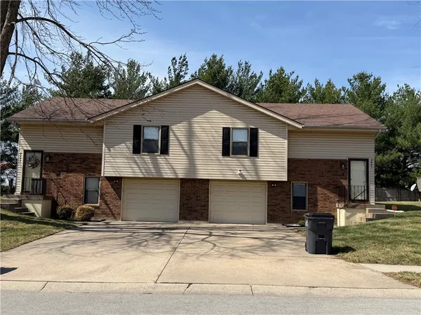 $410,000 | 2401-2403 Southwest 6 Street, Blue Springs, MO 64014