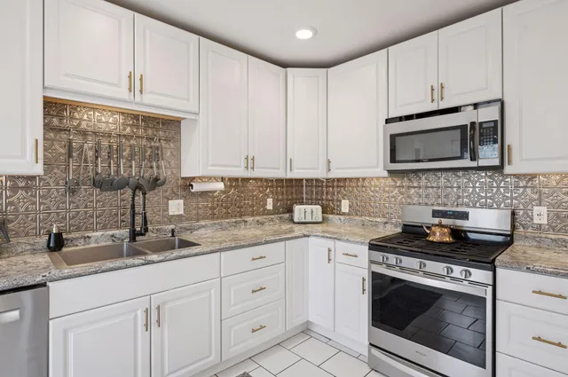 $475,000 | 613 Harrison Street Northeast, Minneapolis, MN 55413