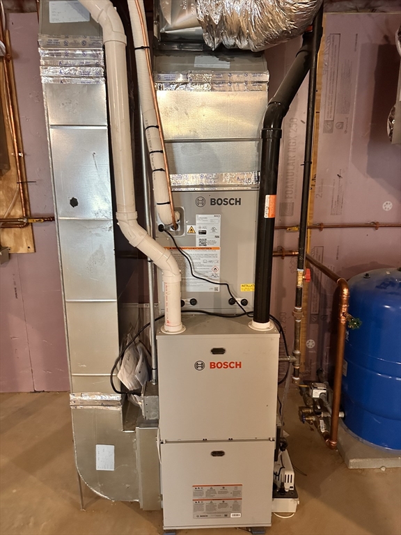 88 Stafford Holland Road Wales, MA 01081 - Photo 33 of 34 a utility room with dryer and washer