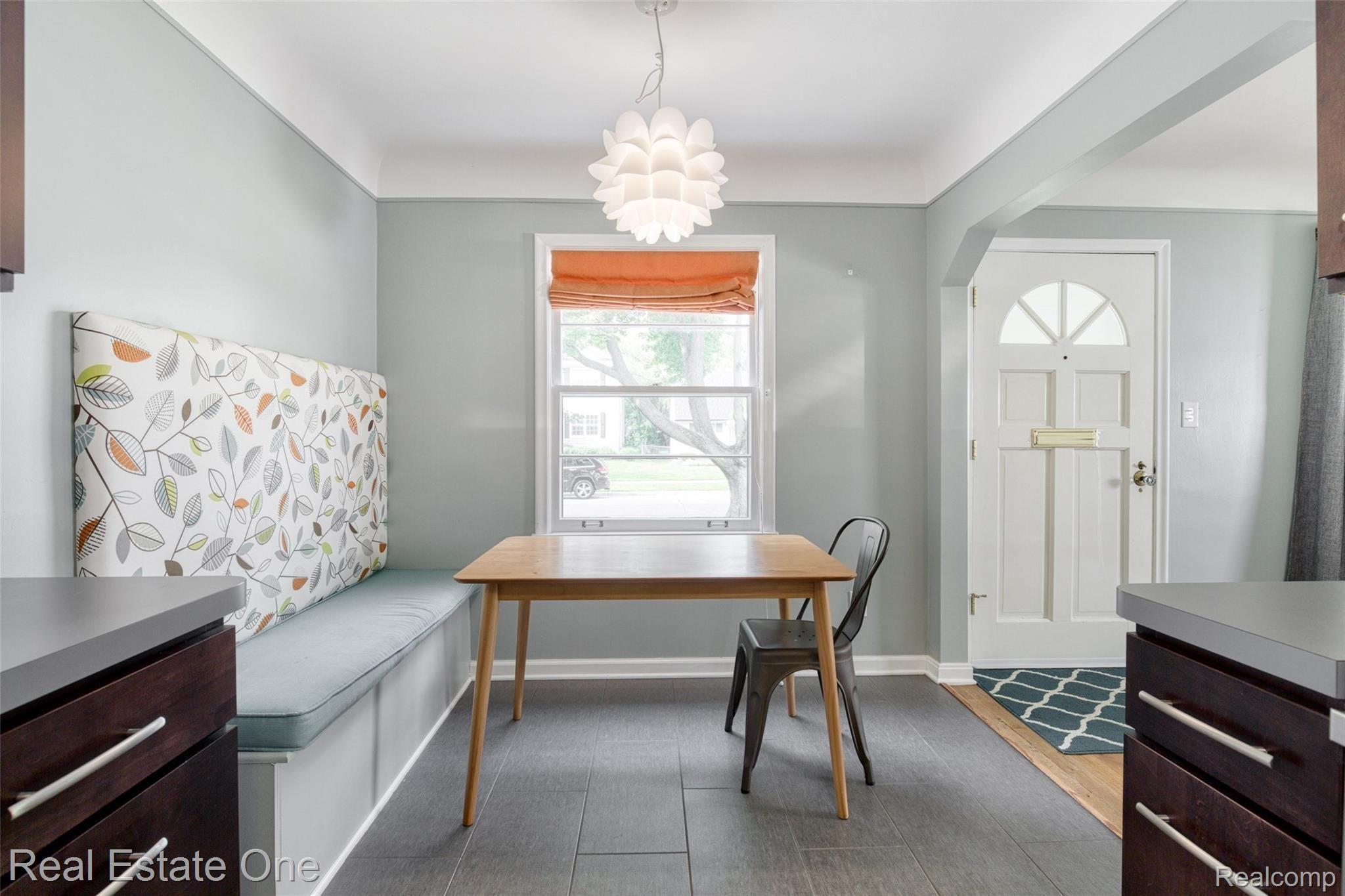 3608 Durham Road Royal Oak, MI 48073 - Photo 11 of 23 Great eating space with built in banquette!!!