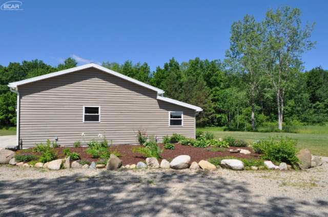 11154 West Frances Road Flushing, MI 48433 - Photo 42 of 67 21174052-41.JPG