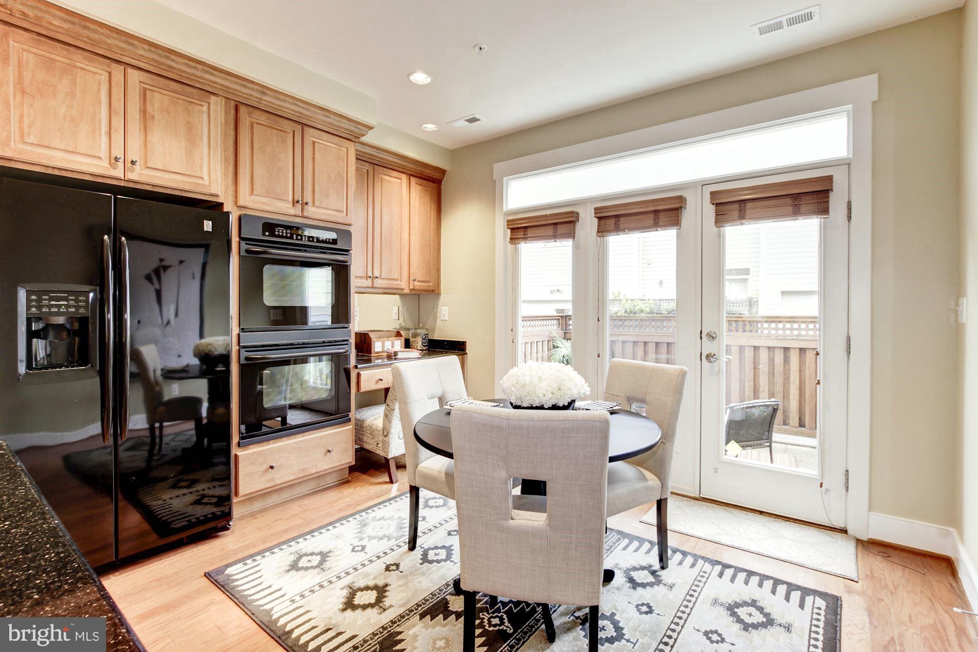 9537 Ament Street Silver Spring, MD 20910 - Photo 21 of 57 COOKS DREAM WITH DOUBLE OVENS!