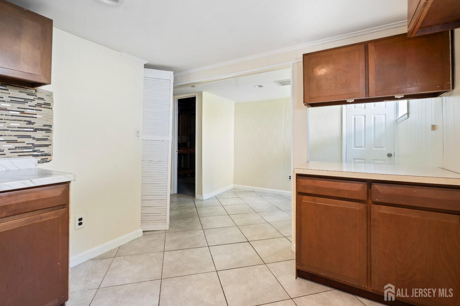 55 Ferris Road Edison, NJ 08817 - Photo 31 of 43
