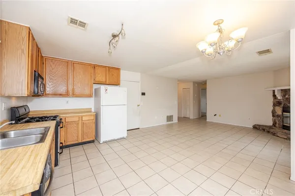 $320,000 | 10415 Buckboard Circle, Adelanto, CA 92301