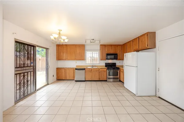 $320,000 | 10415 Buckboard Circle, Adelanto, CA 92301