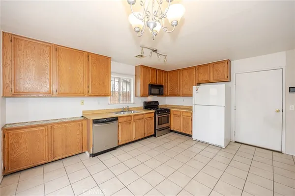 $320,000 | 10415 Buckboard Circle, Adelanto, CA 92301