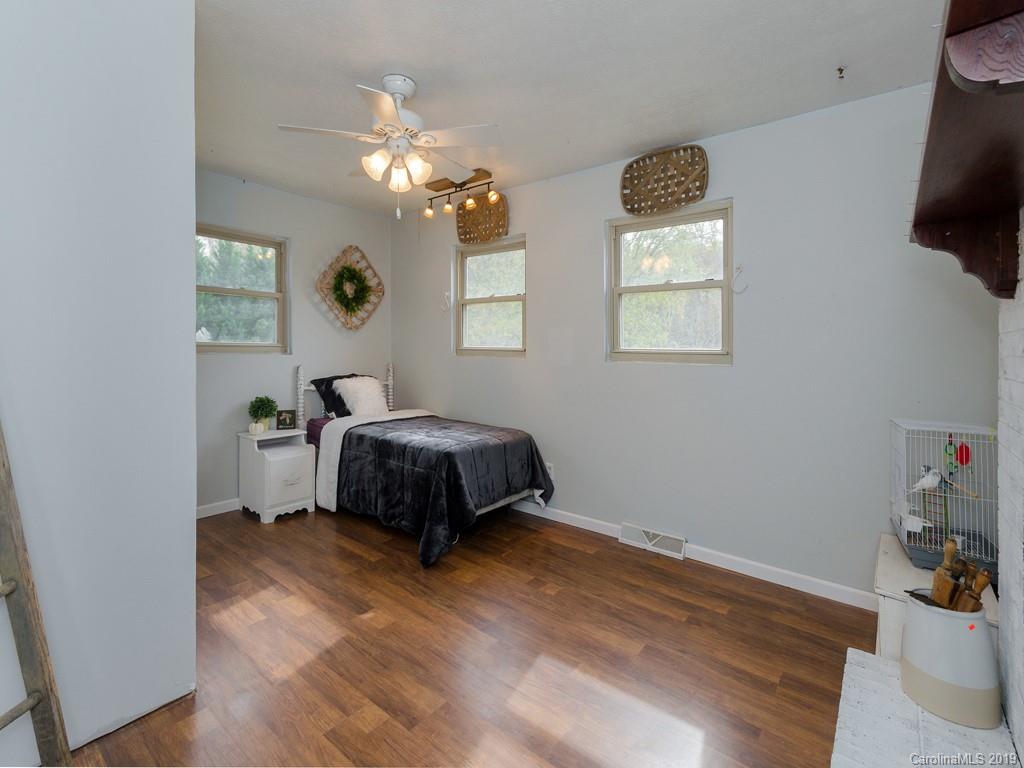 718 Justice Ridge Road Candler, NC 28715 - Photo 11 of 24 Gallery Image 11
