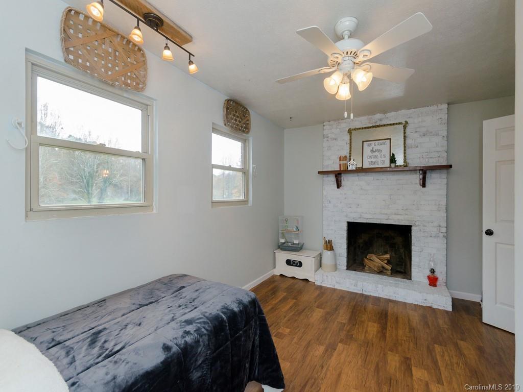 718 Justice Ridge Road Candler, NC 28715 - Photo 12 of 24 Gallery Image 12