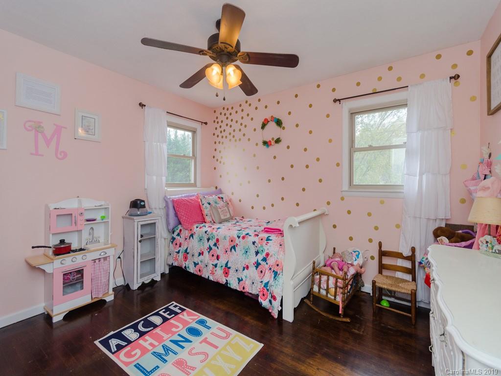 718 Justice Ridge Road Candler, NC 28715 - Photo 17 of 24 Gallery Image 17