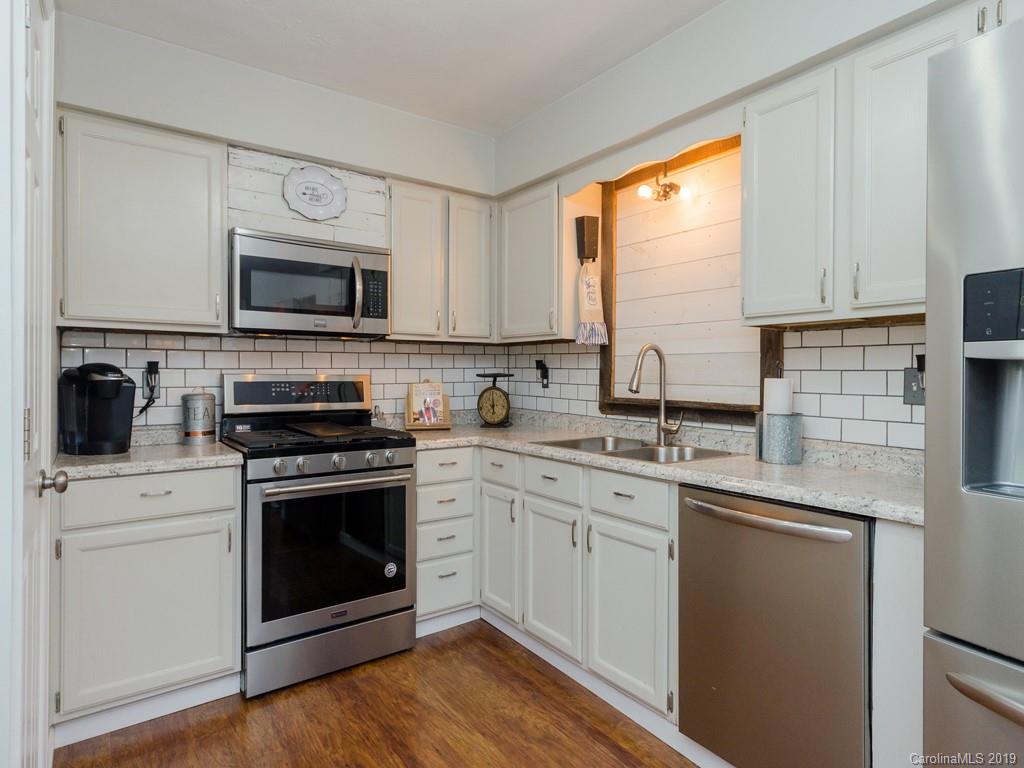 718 Justice Ridge Road Candler, NC 28715 - Photo 7 of 24 Gallery Image 7