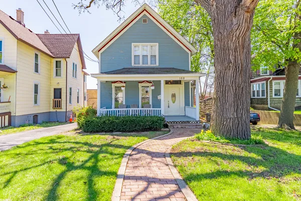 $300,000 | 168 Villa Street, Elgin, IL 60120